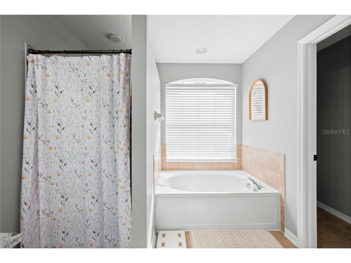 1552 Avondale Ridge Drive Plant City FL 33567 TB8426668 image28