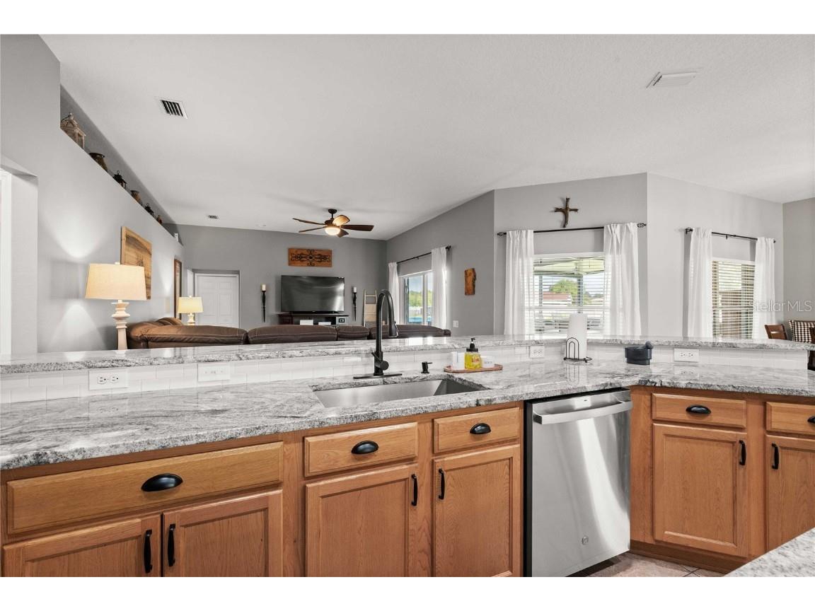 1552 Avondale Ridge Drive Plant City FL 33567 TB8426668 image35