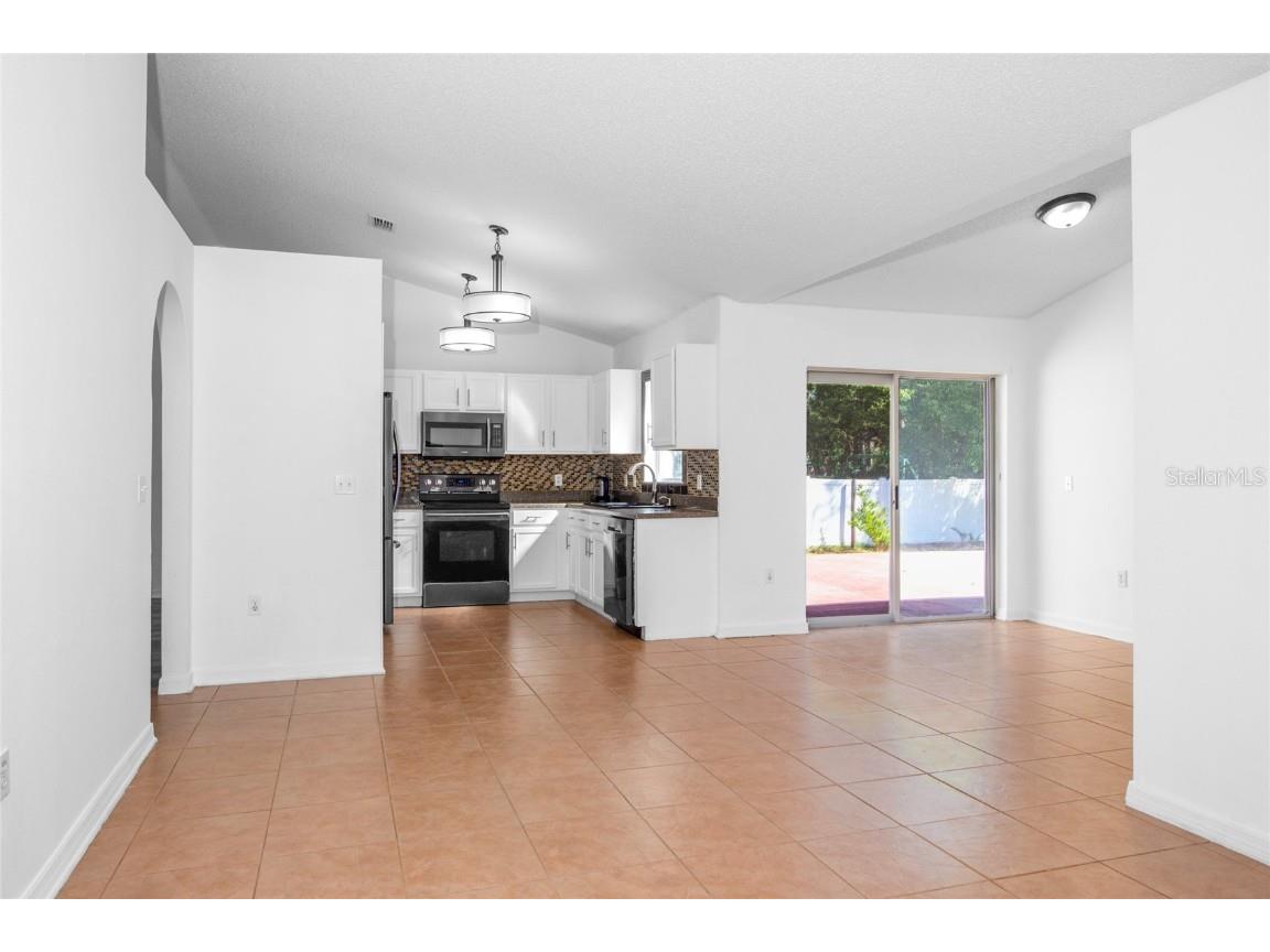 1552 Deltona Boulevard Spring Hill FL 34606 W7879993 image12