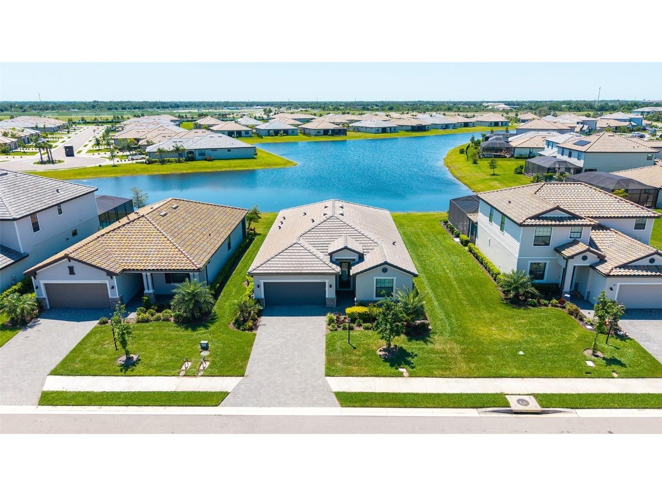 15522 Islandwalk Avenue Bradenton FL 34211 A4648710 image1