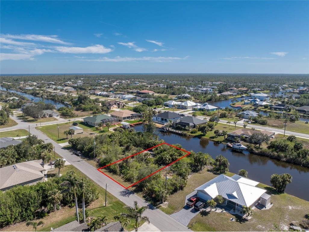 15536 Lakeland Circle Port Charlotte FL 33981 D6137057 image1