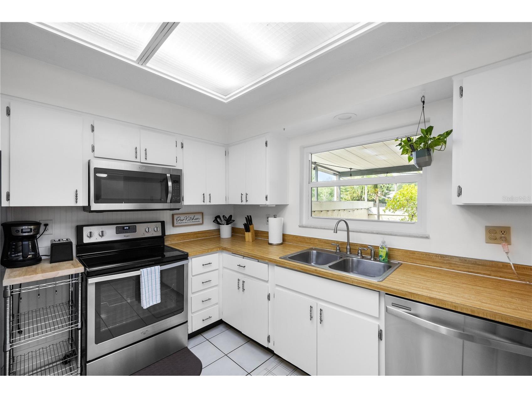 1554 Glen Court #A Dunedin FL 34698 TB8471754 image7