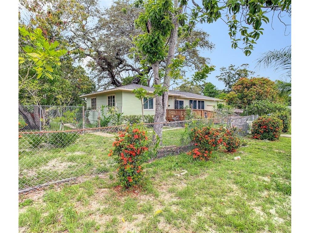 1555 37th Street S Saint Petersburg FL 33711 U8208732 image1