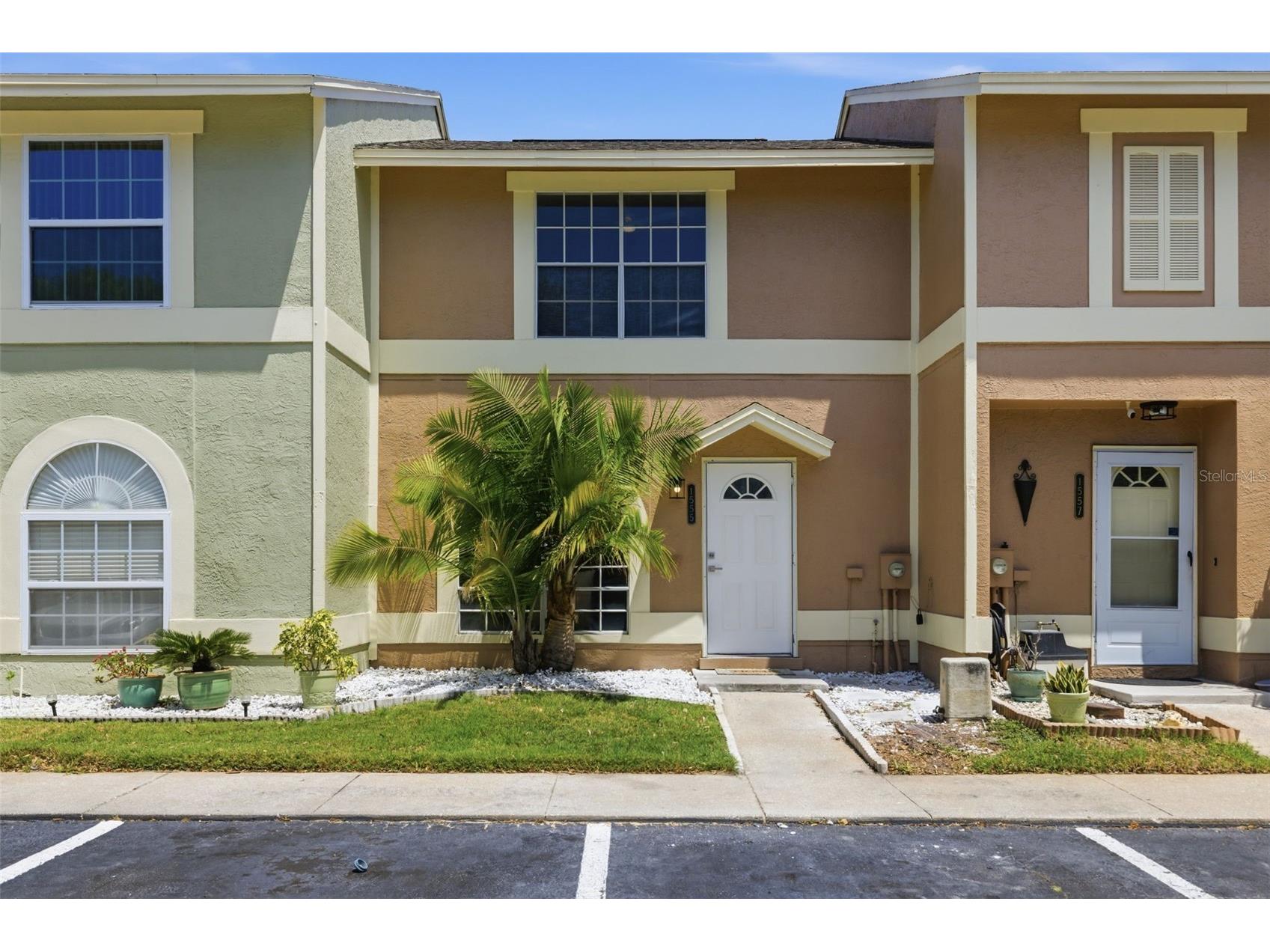 1555 Chateaux De Ville Court Clearwater FL 33764 TB8502404 image1