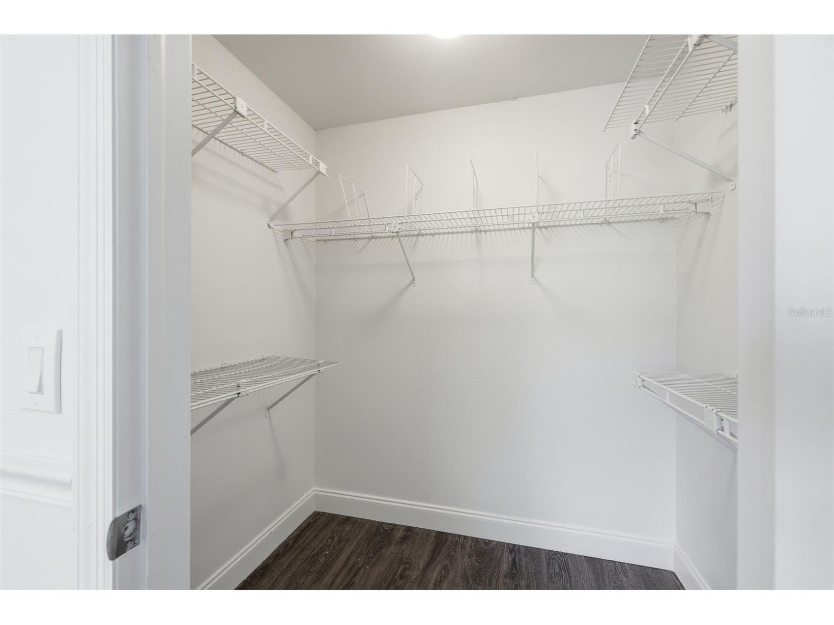 1555 Chateaux De Ville Court Clearwater FL 33764 TB8502404 image19