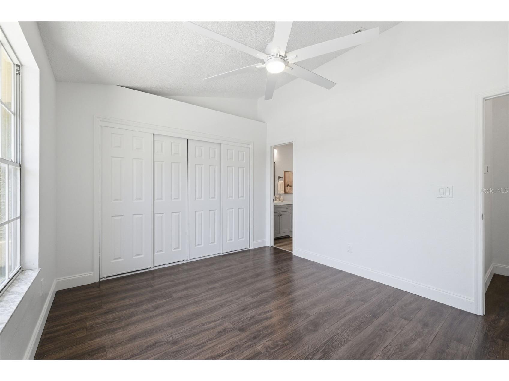1555 Chateaux De Ville Court Clearwater FL 33764 TB8502404 image23