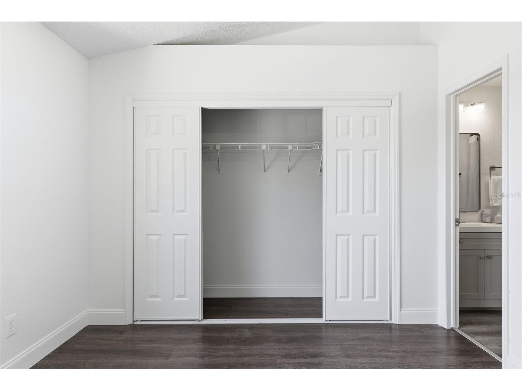 1555 Chateaux De Ville Court Clearwater FL 33764 TB8502404 image24