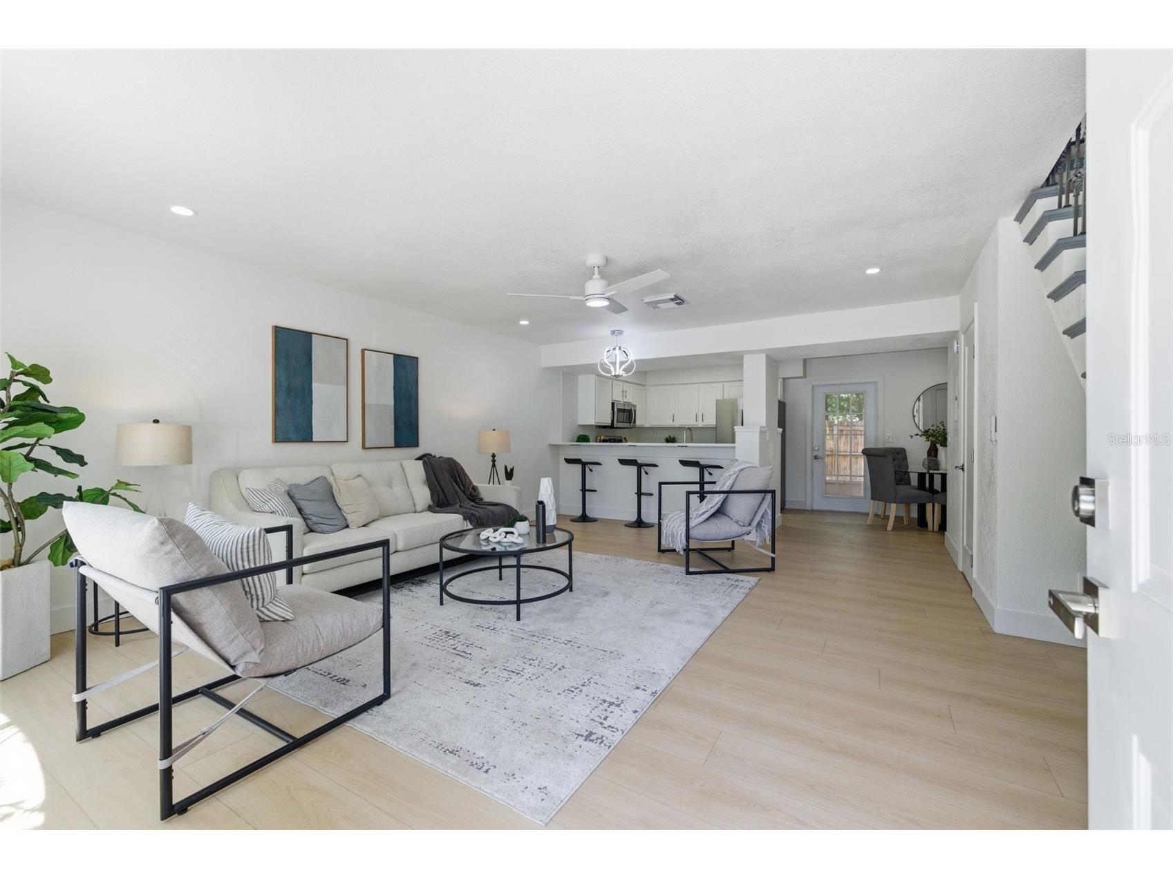1555 Chateaux De Ville Court Clearwater FL 33764 TB8502404 image4