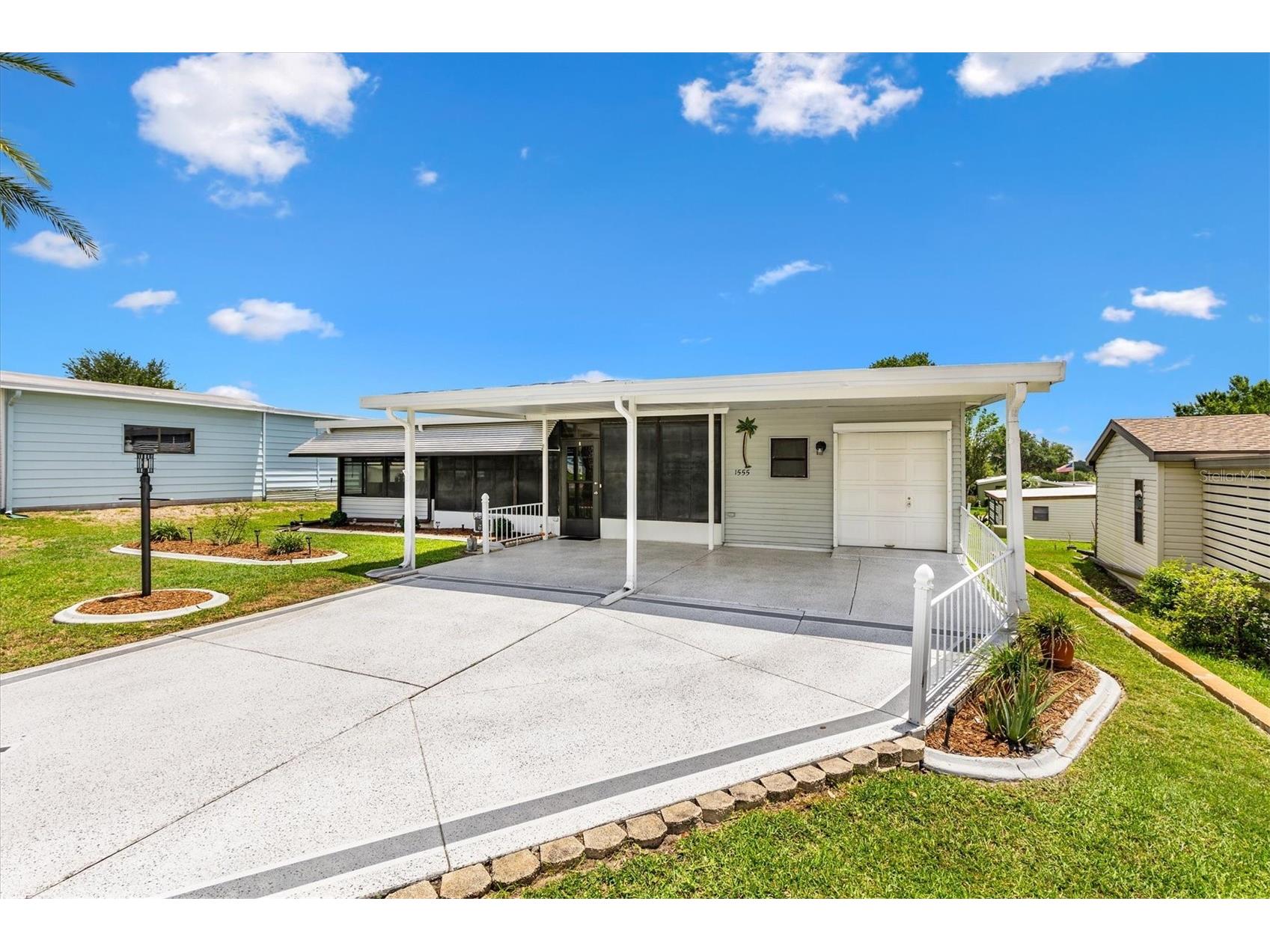 1555 Hillcrest Drive The Villages FL 32159 G5112996 image1