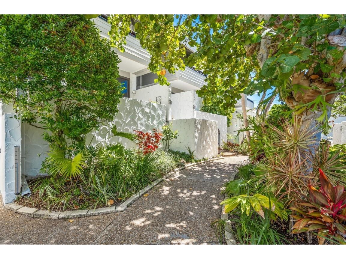 1555 Tarpon Center Drive #208 Venice FL 34285 N6127479 image1