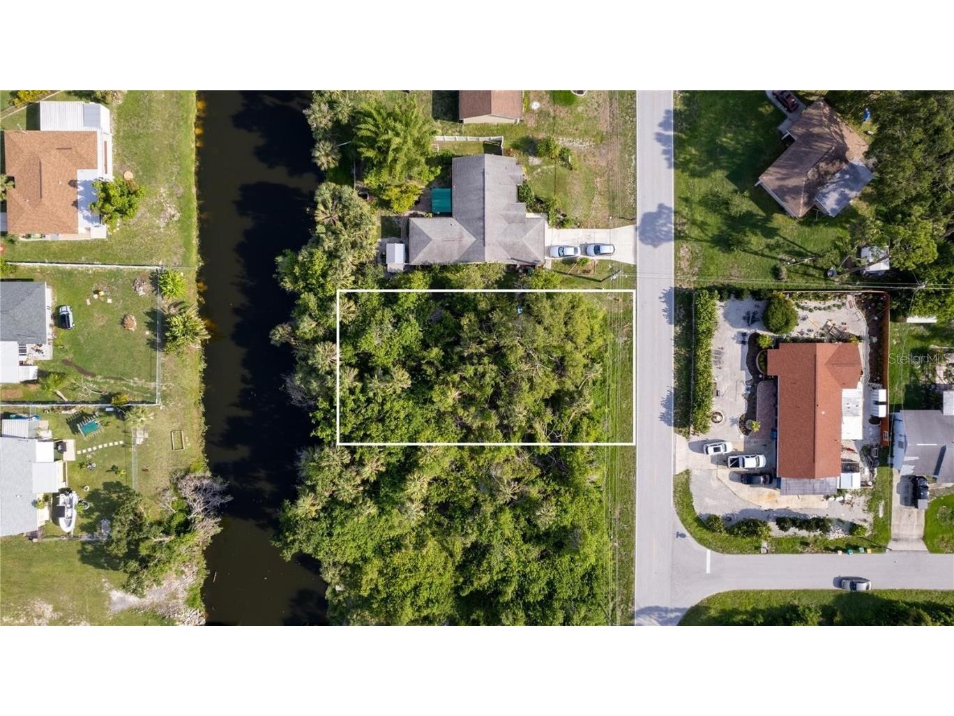 1556 Birchcrest Boulevard Port Charlotte FL 33952 - ELKCAM WATERWAY C7498333 image1