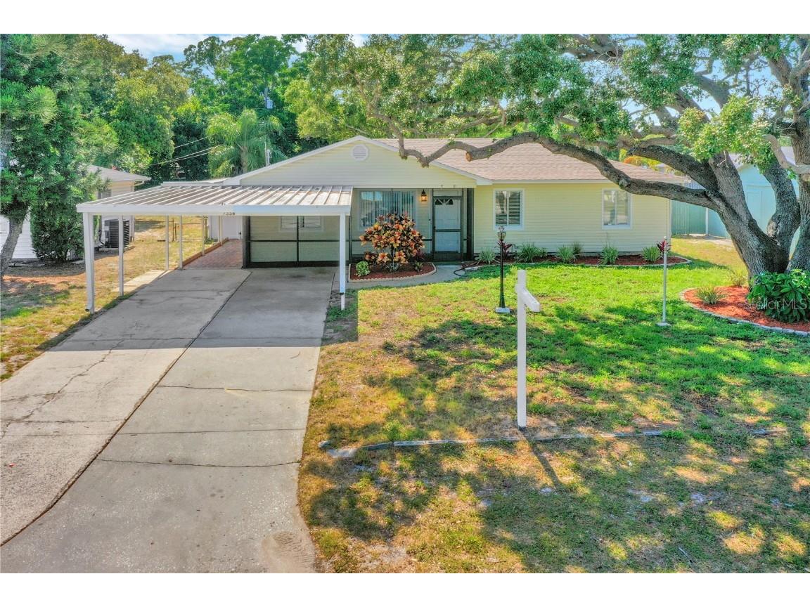1556 Young Avenue Clearwater FL 33756 U8242000 image1
