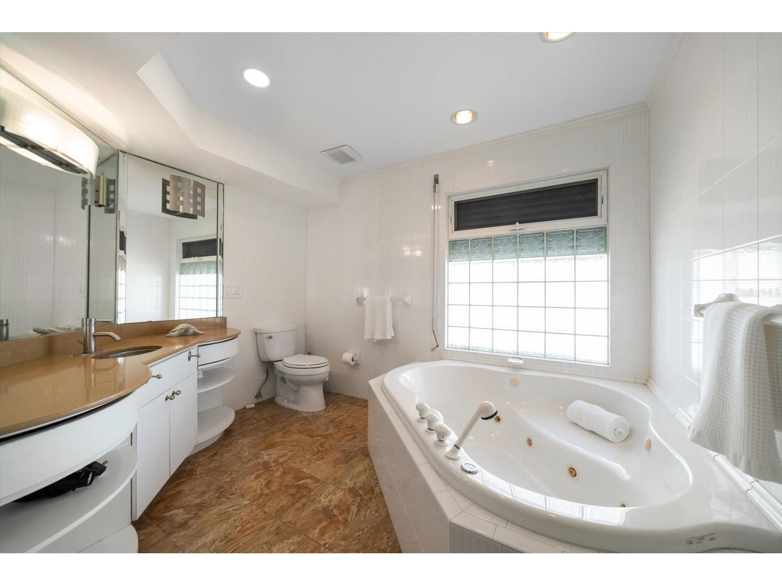 15564 Gulf Boulevard Redington Beach FL 33708 TB8465308 image31