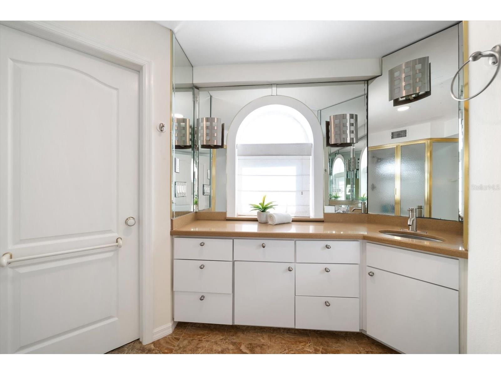 15564 Gulf Boulevard Redington Beach FL 33708 TB8465308 image33