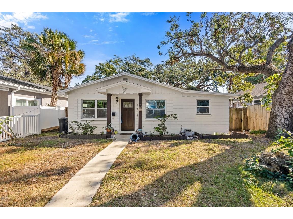 1558 13th Street S Saint Petersburg FL 33705 TB8329966 image1