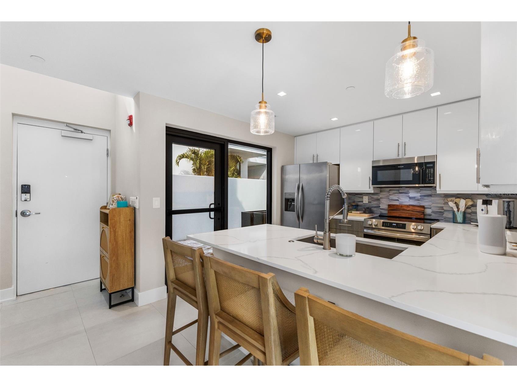 1558 4th St #212 Sarasota FL 34236 A4681618 image12