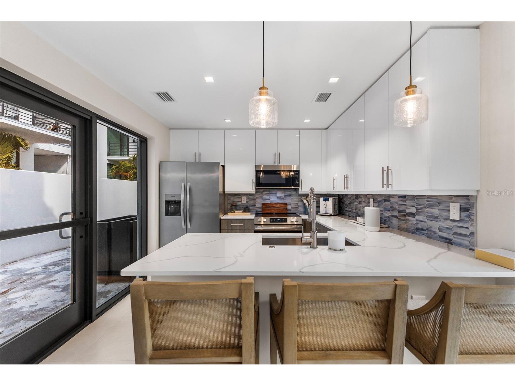 1558 4th St #212 Sarasota FL 34236 A4681618 image13