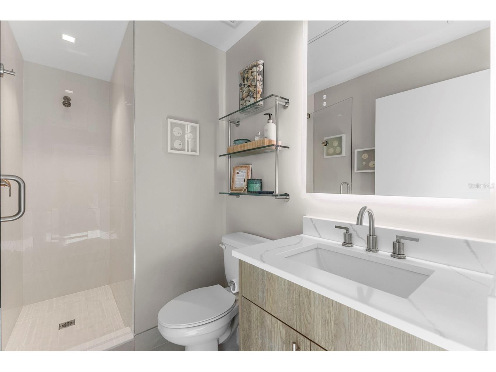 1558 4th St #212 Sarasota FL 34236 A4681618 image23