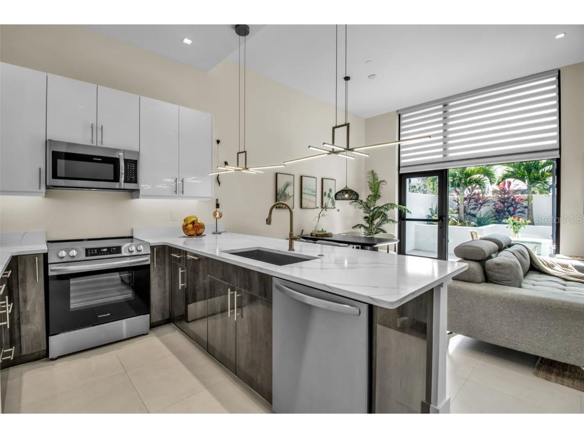 1558 4th Street #208 Sarasota FL 34236 A4673640 image21