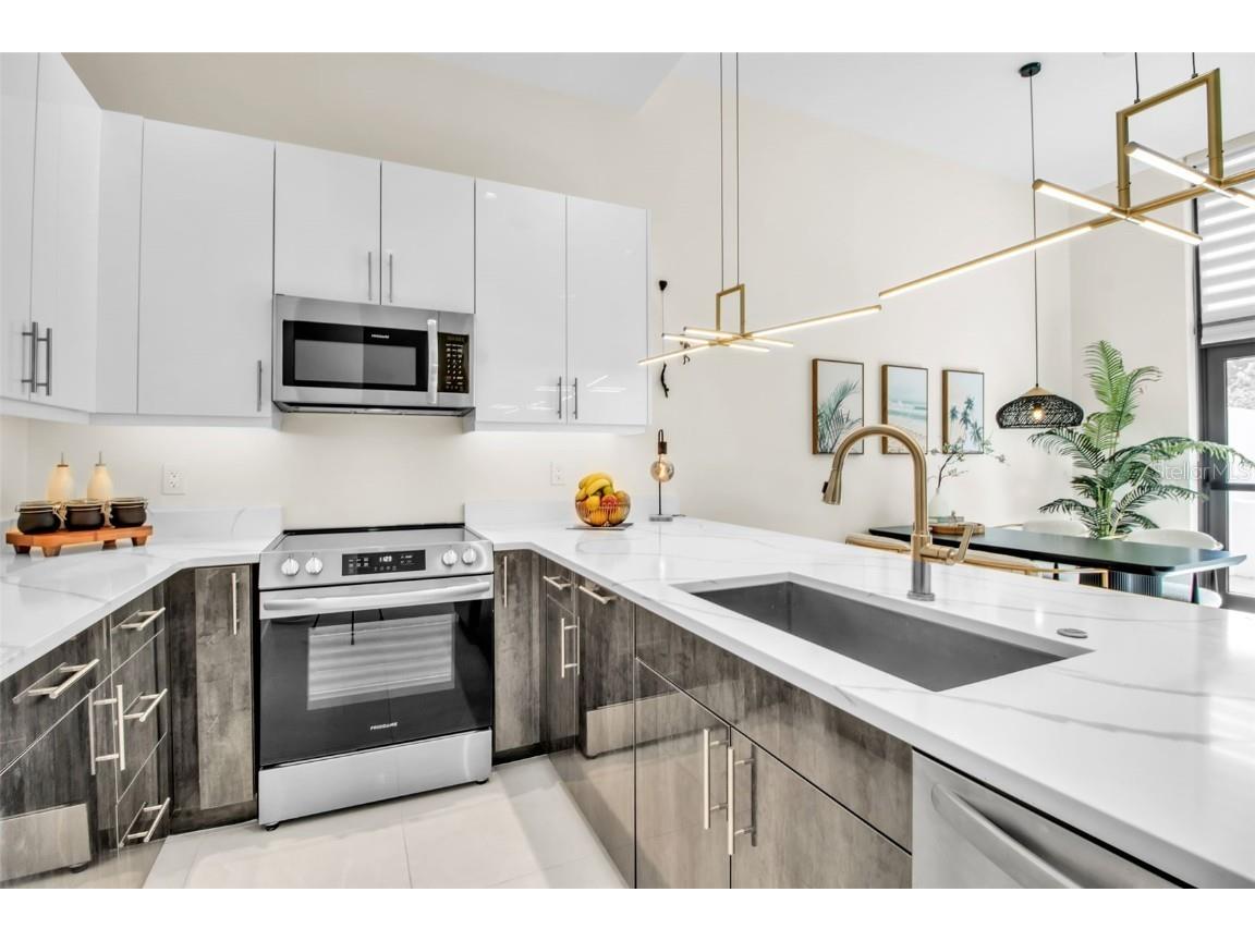 1558 4th Street #208 Sarasota FL 34236 A4673640 image22