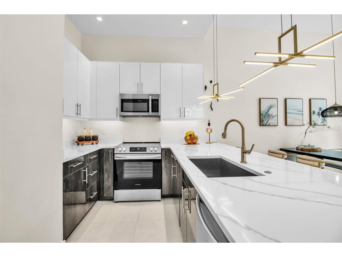 1558 4th Street #208 Sarasota FL 34236 A4673640 image24