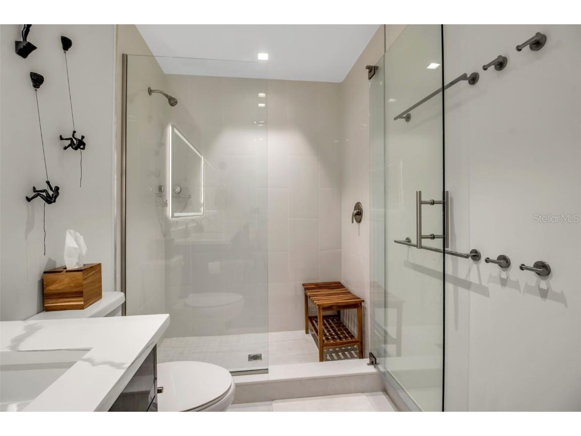 1558 4th Street #208 Sarasota FL 34236 A4673640 image32