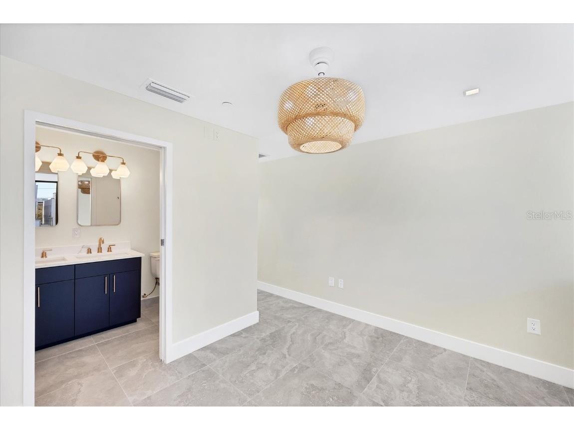 1558 4th Street #216 Sarasota FL 34236 A4665163 image22