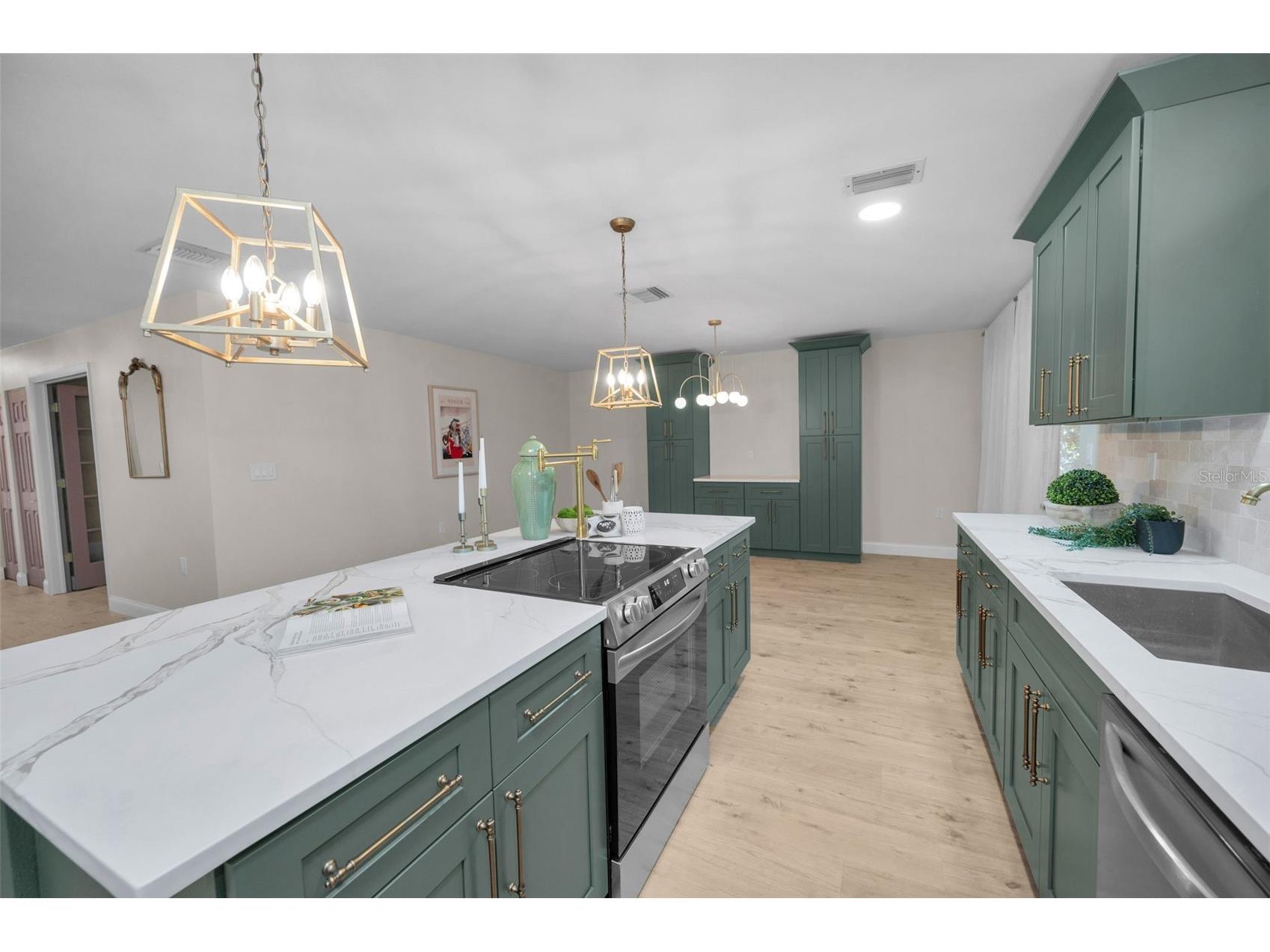 1558 Cottonwood Terrace Dunedin FL 34698 TB8393587 image15