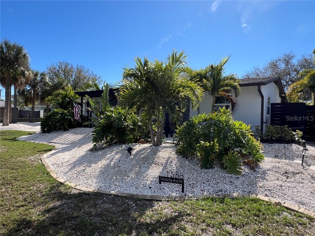 1558 Delaware Avenue NE Saint Petersburg FL 33703 U8227852 image1