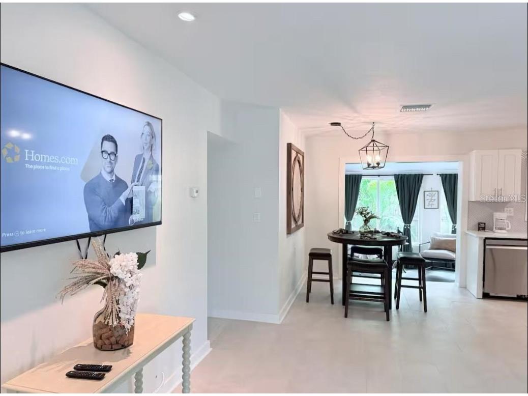 1558 Delaware Avenue NE Saint Petersburg FL 33703 TB8447230 image3