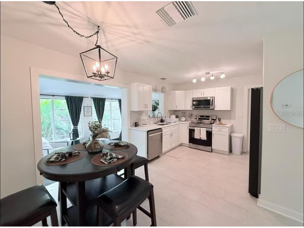 1558 Delaware Avenue NE Saint Petersburg FL 33703 TB8447230 image5