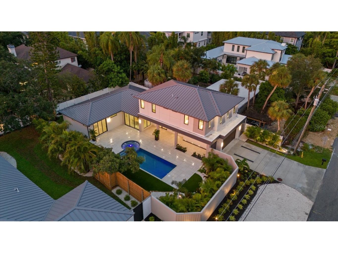 1559 Bay Road Sarasota FL 34239 A4651153 image1