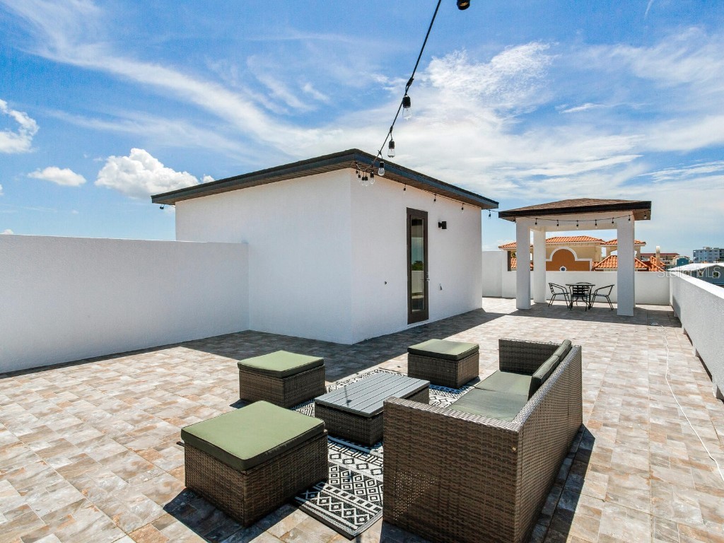 156 175th Avenue E Redington Shores FL 33708 TB8308351 image2