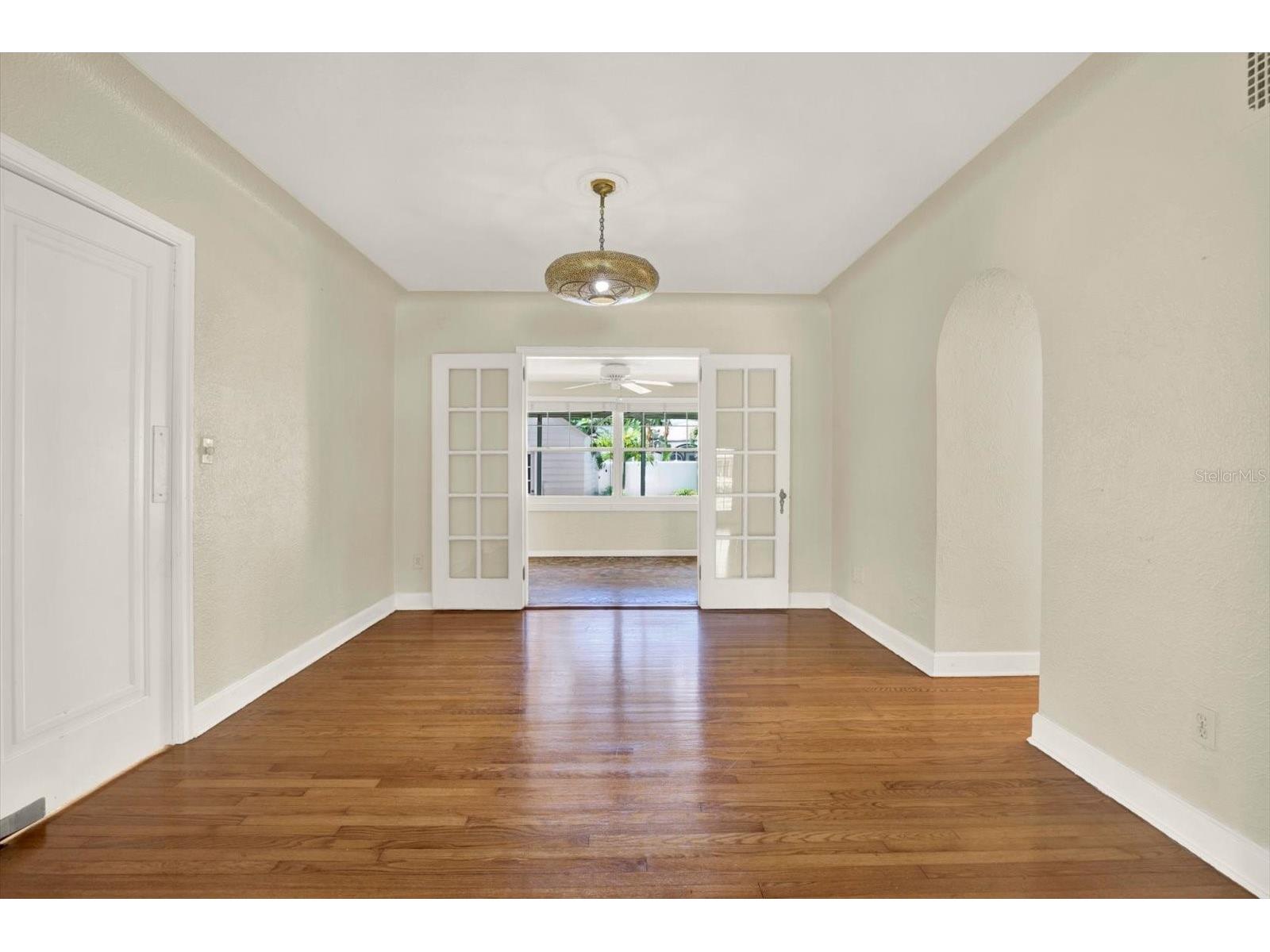156 21st Avenue NE Saint Petersburg FL 33704 TB8505579 image10