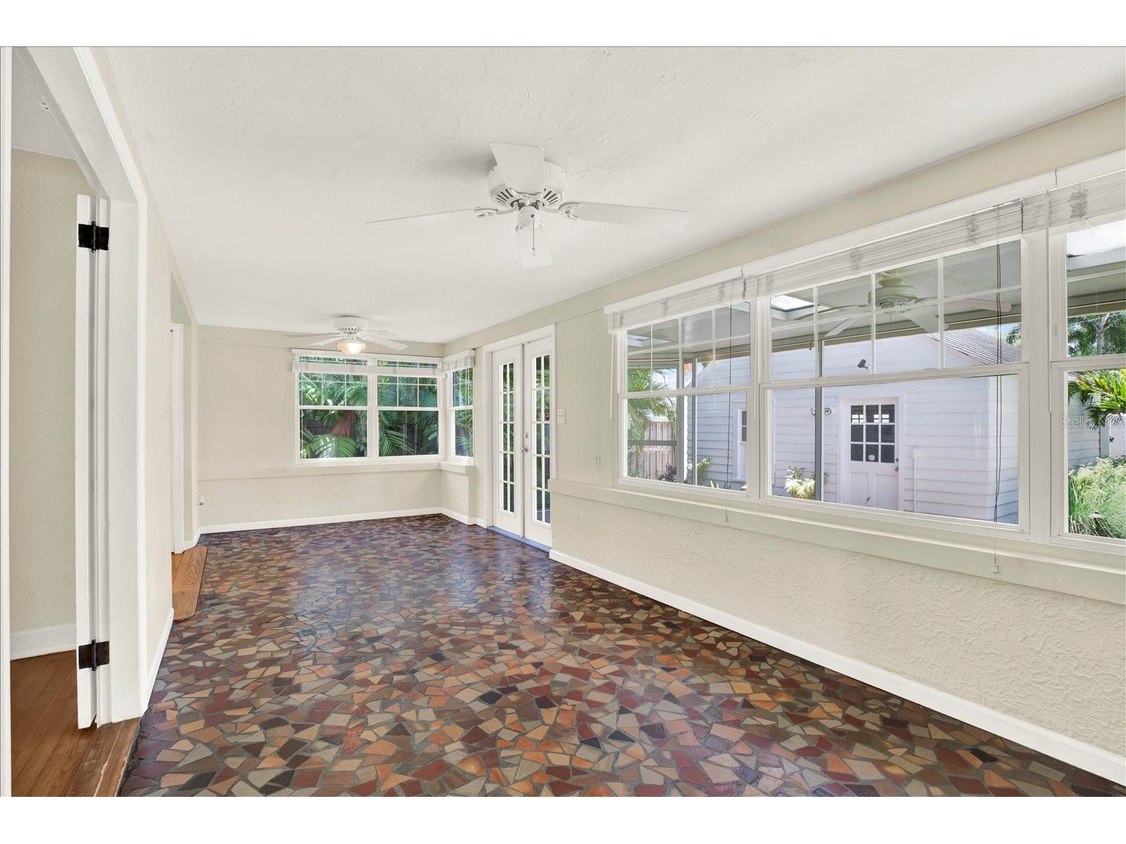 156 21st Avenue NE Saint Petersburg FL 33704 TB8505579 image12