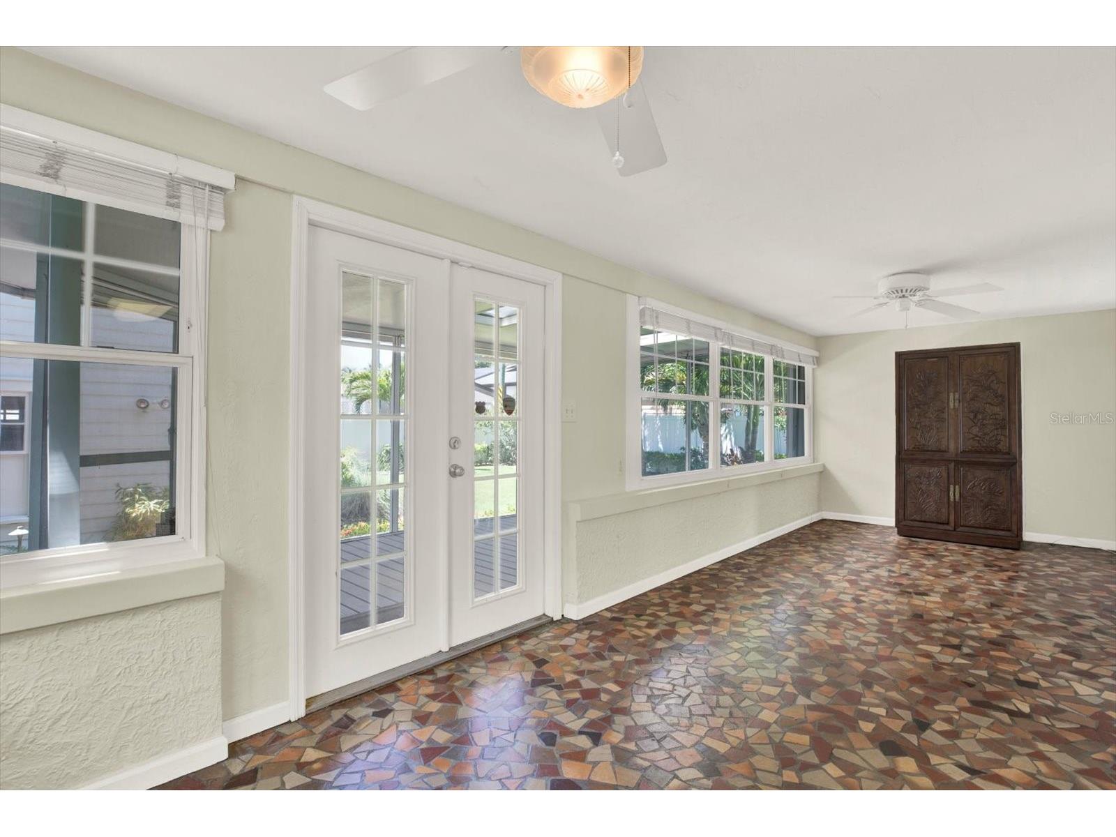 156 21st Avenue NE Saint Petersburg FL 33704 TB8505579 image13
