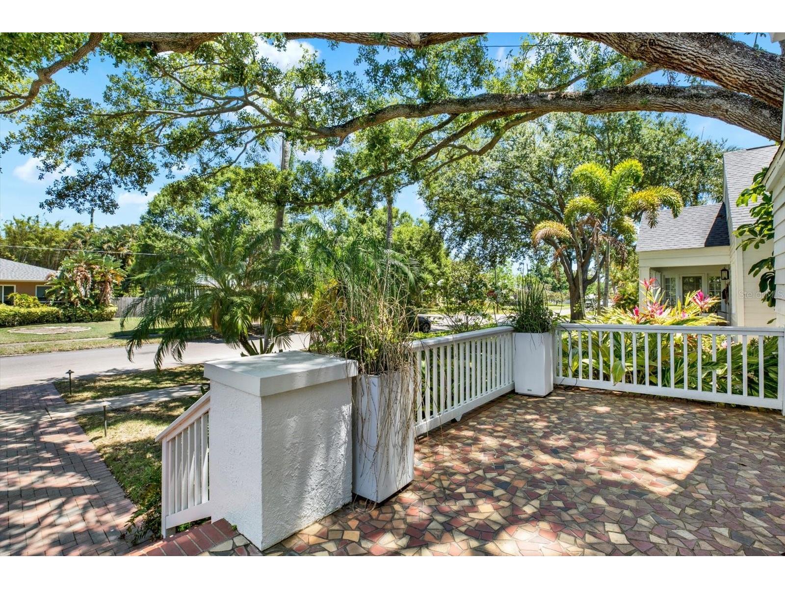 156 21st Avenue NE Saint Petersburg FL 33704 TB8505579 image2