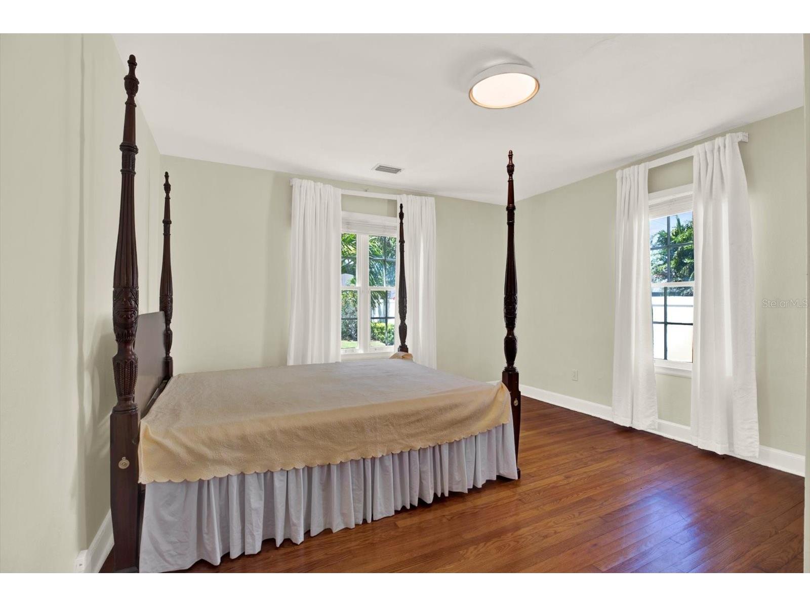 156 21st Avenue NE Saint Petersburg FL 33704 TB8505579 image20