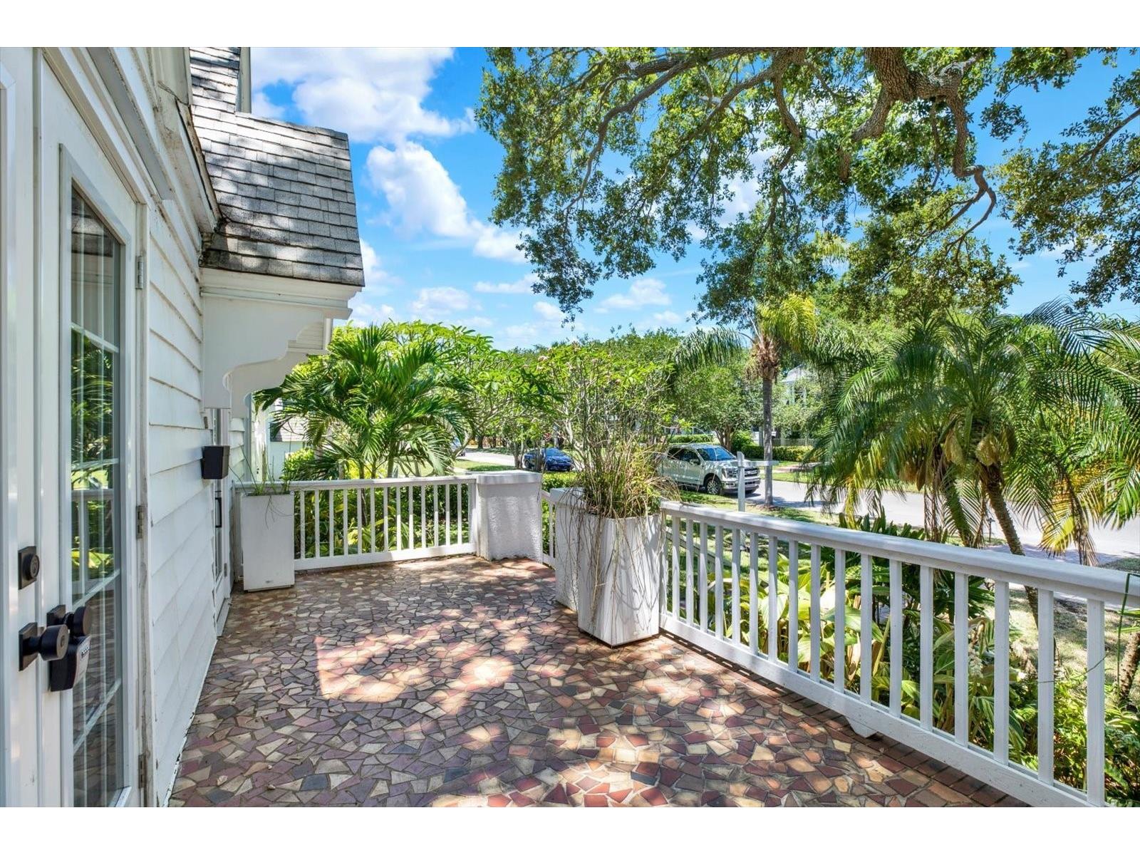 156 21st Avenue NE Saint Petersburg FL 33704 TB8505579 image3