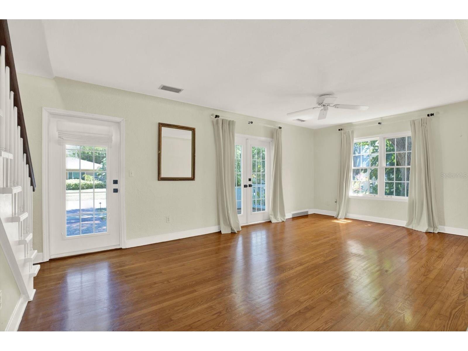 156 21st Avenue NE Saint Petersburg FL 33704 TB8505579 image4