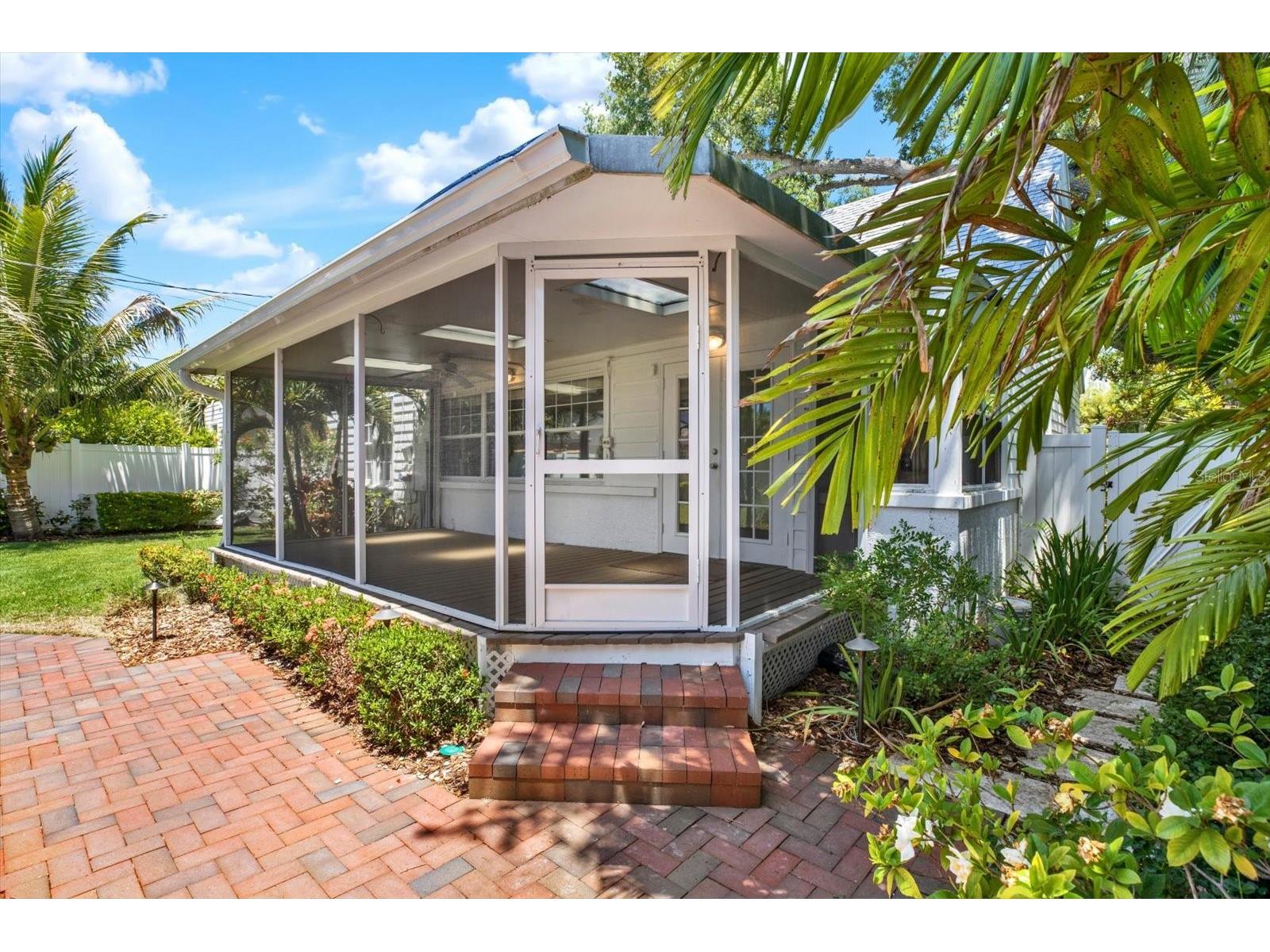 156 21st Avenue NE Saint Petersburg FL 33704 TB8505579 image40