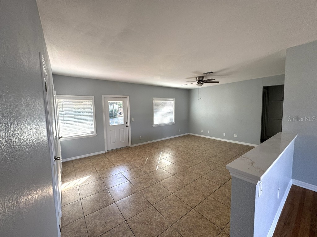 156 39th Avenue NE Saint Petersburg FL 33703 TB8449545 image4