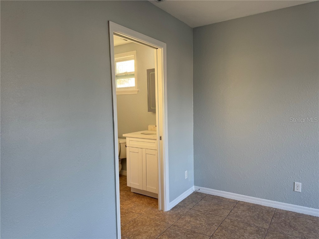 156 39th Avenue NE Saint Petersburg FL 33703 TB8449545 image7