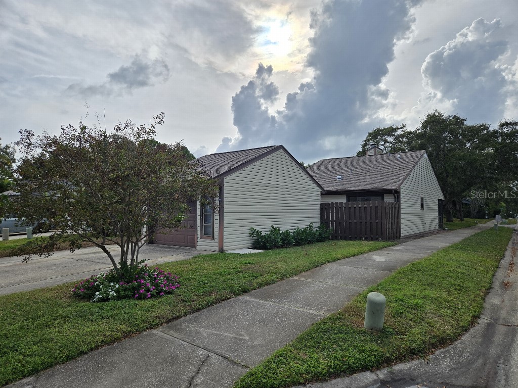 156 Devon Court Dunedin FL 34698 TB8443827 image1