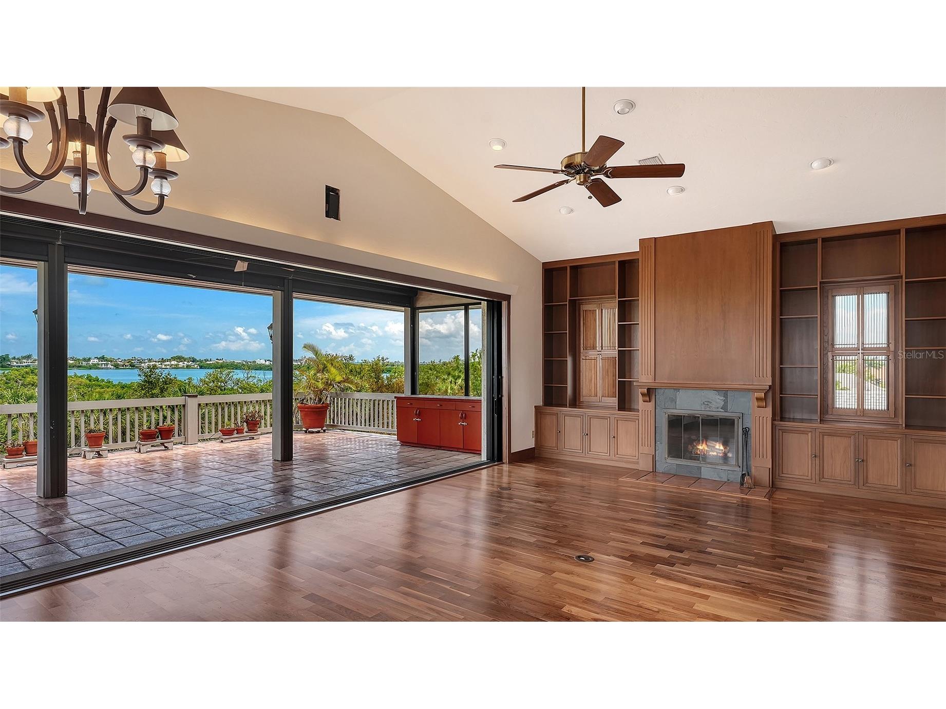156 Emerson Drive Sarasota FL 34236 A4692362 image12