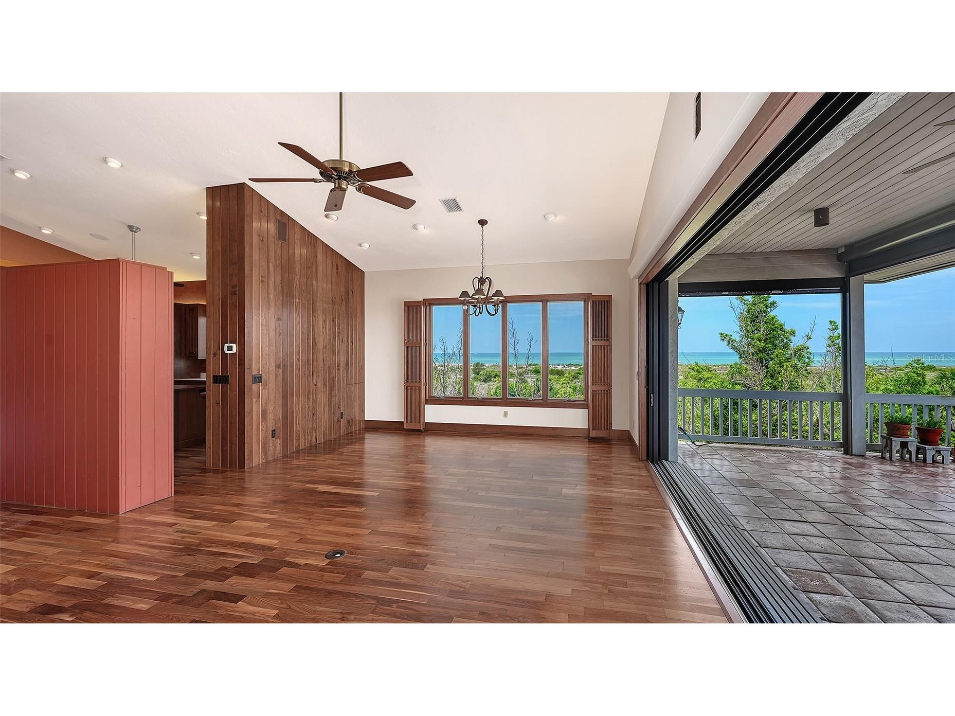 156 Emerson Drive Sarasota FL 34236 A4692362 image13
