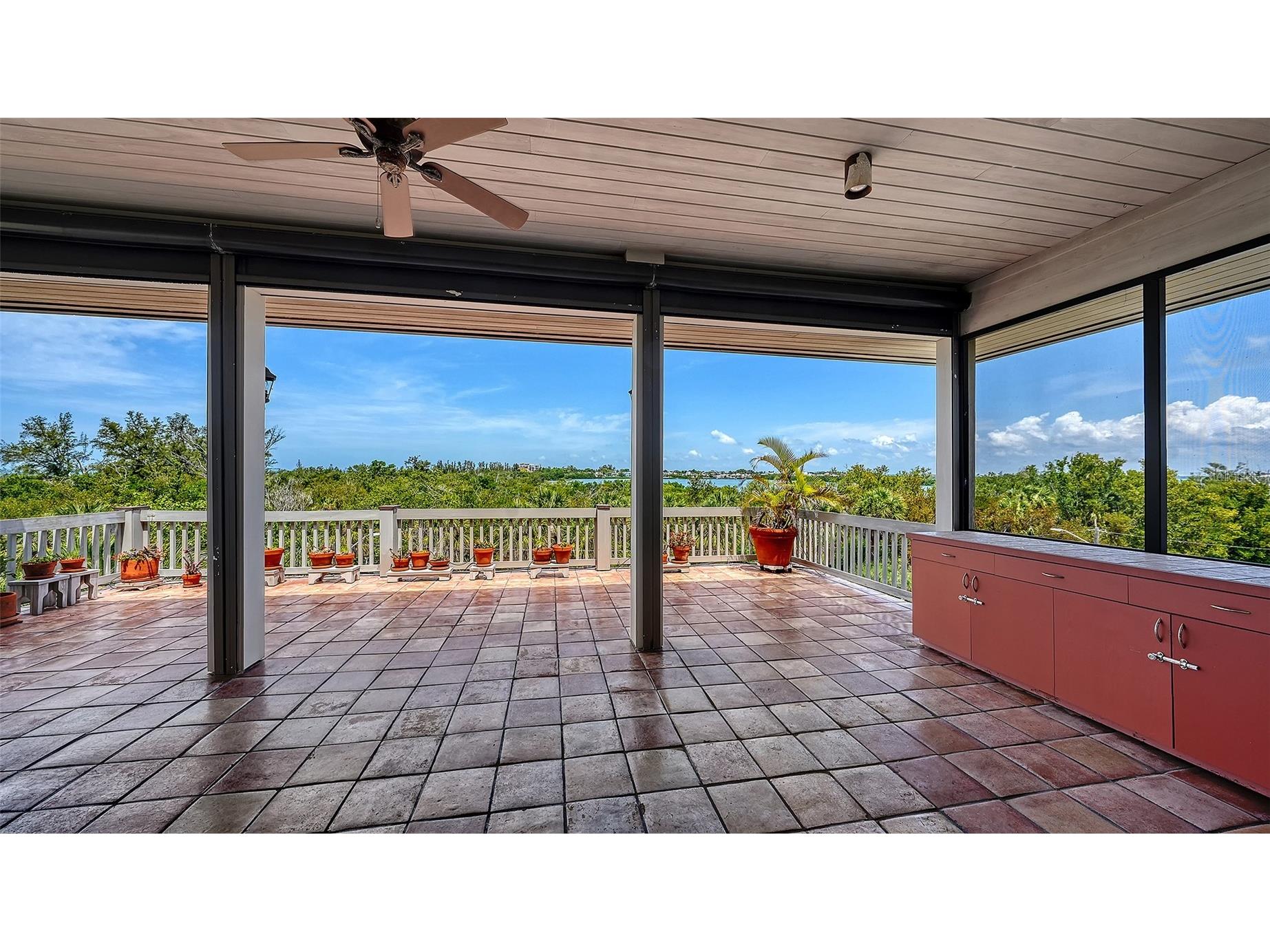 156 Emerson Drive Sarasota FL 34236 A4692362 image16