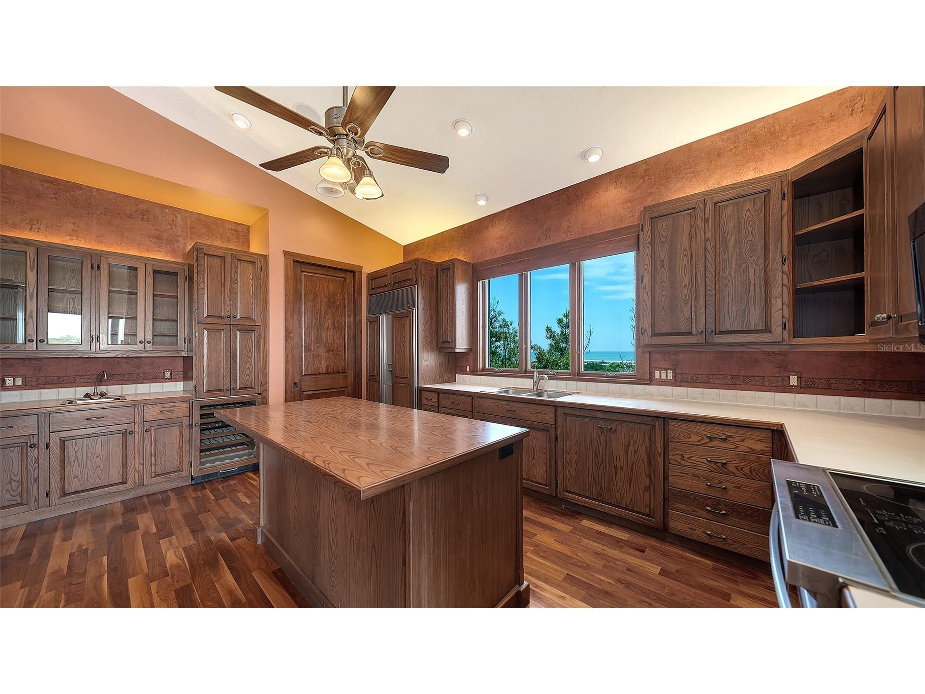 156 Emerson Drive Sarasota FL 34236 A4692362 image22