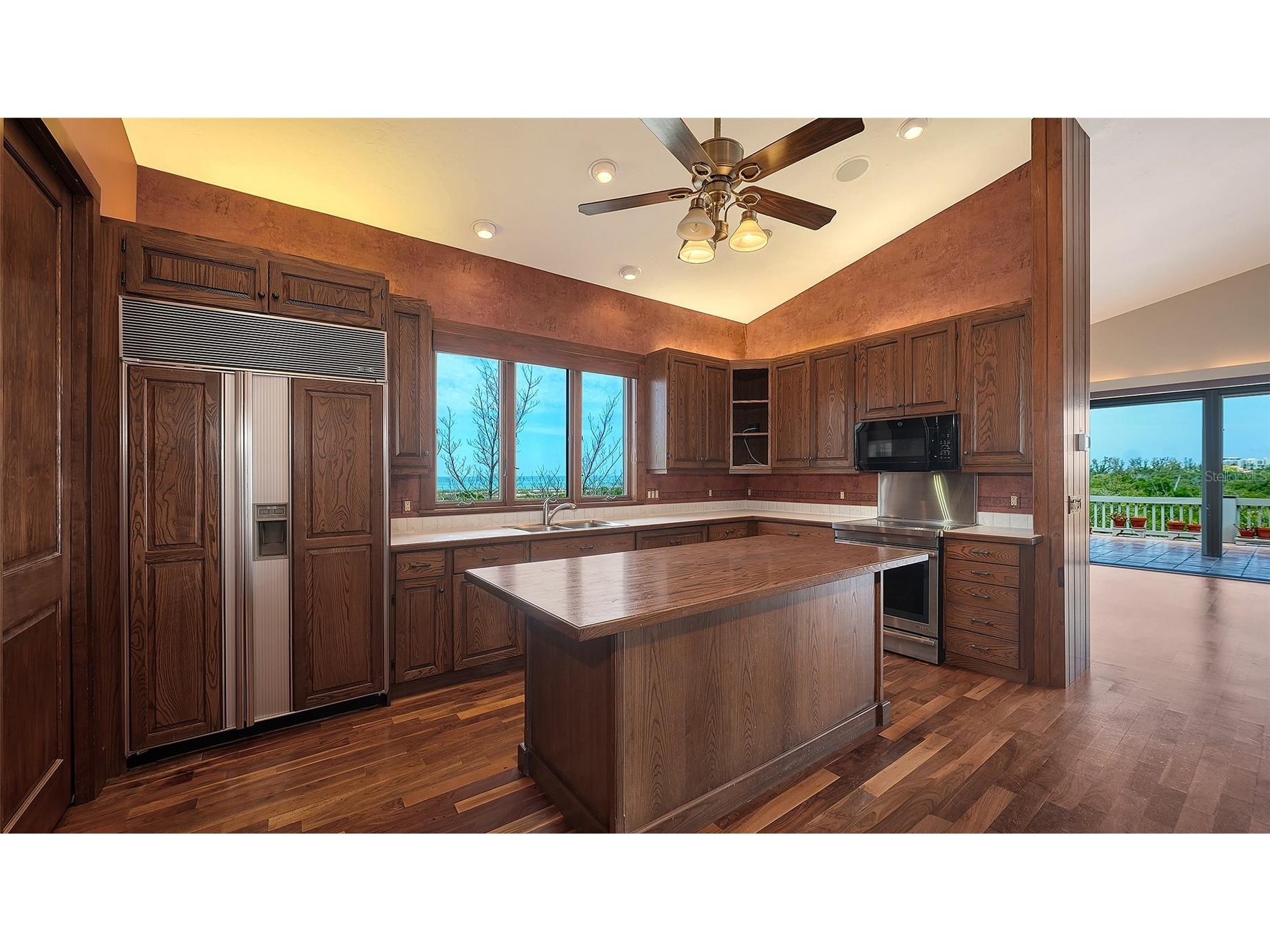 156 Emerson Drive Sarasota FL 34236 A4692362 image23