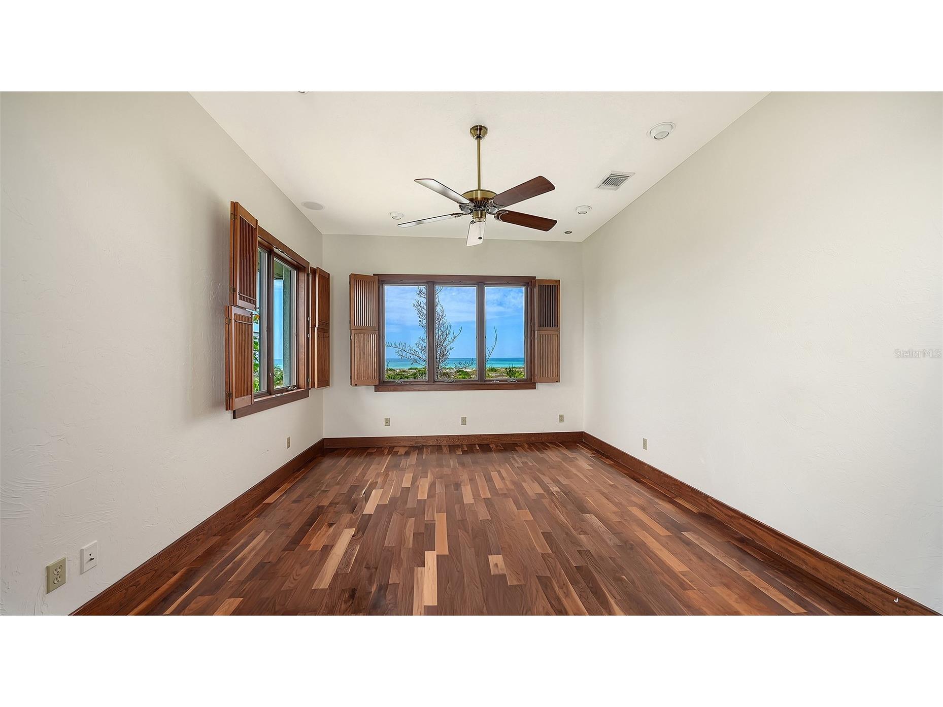 156 Emerson Drive Sarasota FL 34236 A4692362 image26